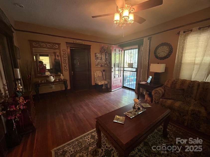 829 Green Street, Salisbury, NC 28144.  MLS# CAR4247753, YatesRealty ID 6833. 