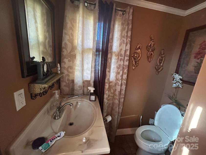 829 Green Street, Salisbury, NC 28144.  MLS# CAR4247753, YatesRealty ID 6833. 