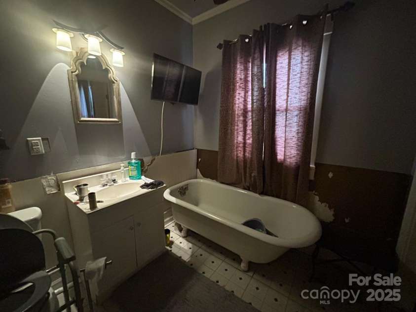 829 Green Street, Salisbury, NC 28144.  MLS# CAR4247753, YatesRealty ID 6833. 
