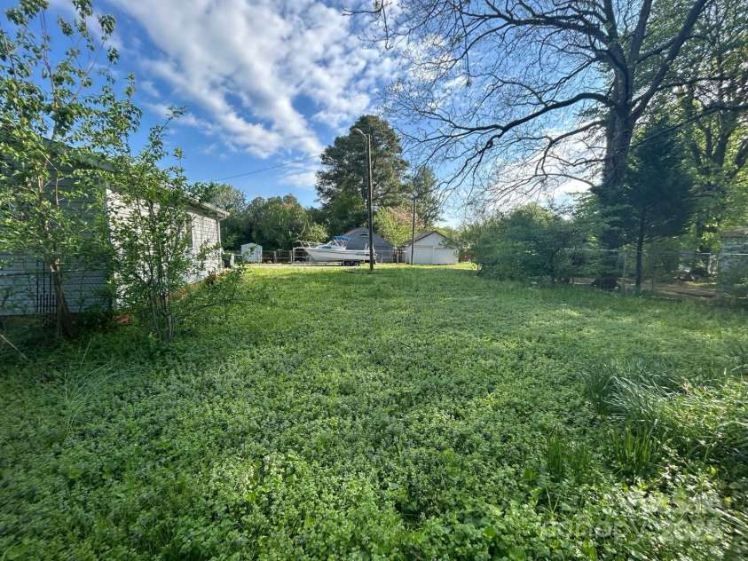 829 Green Street, Salisbury, NC 28144.  MLS# CAR4247753, YatesRealty ID 6833. 