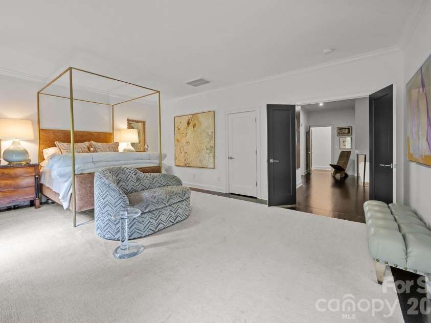 1550 High Street, Charlotte, NC 28211.  MLS# CAR4336777, YatesRealty ID 6834. 