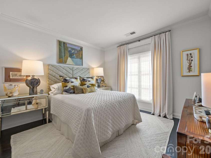 1550 High Street, Charlotte, NC 28211.  MLS# CAR4336777, YatesRealty ID 6834. 