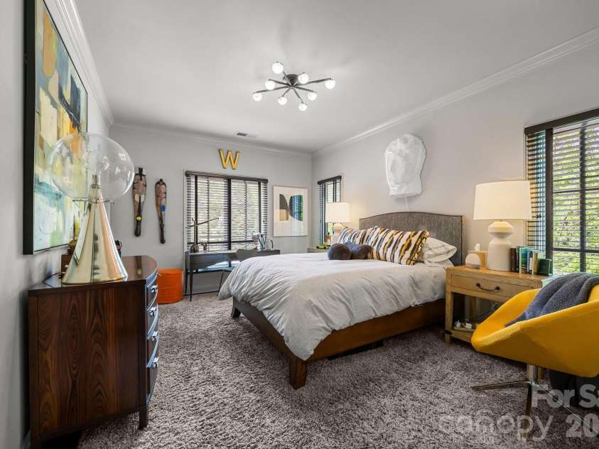 1550 High Street, Charlotte, NC 28211.  MLS# CAR4336777, YatesRealty ID 6834. 