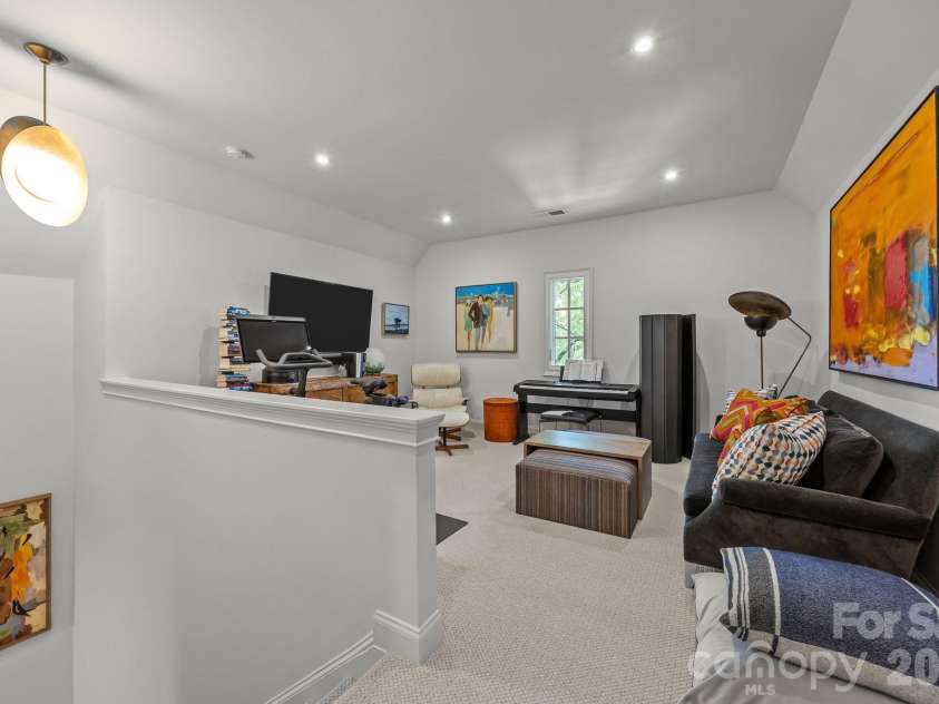 1550 High Street, Charlotte, NC 28211.  MLS# CAR4336777, YatesRealty ID 6834. 