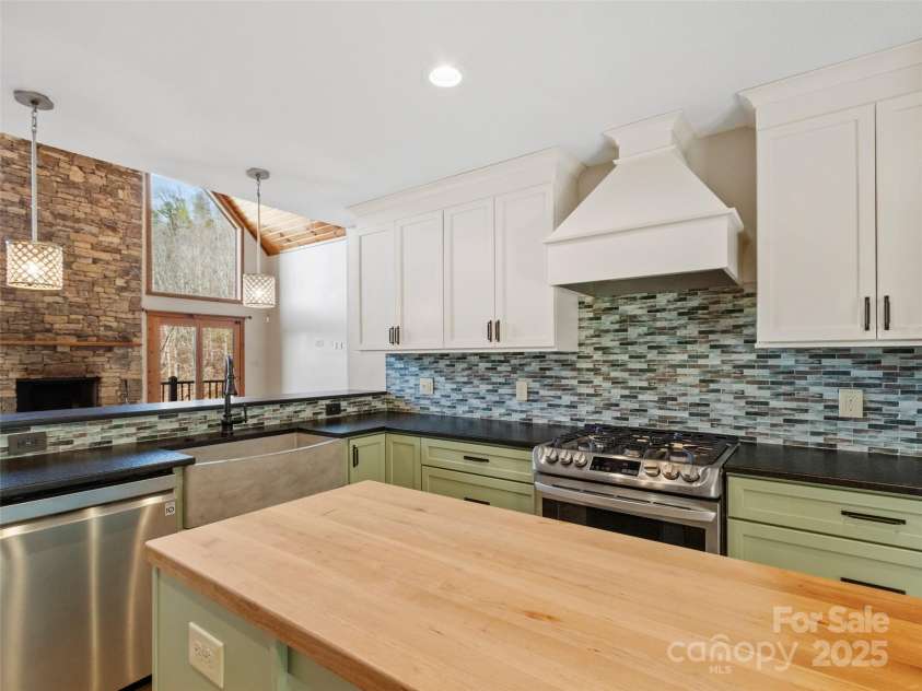 628 Cove Creek Lane, Weaverville, NC 28787.  MLS# CAR4240131, YatesRealty ID 6834. 