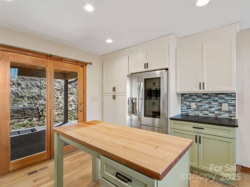 628 Cove Creek Lane, Weaverville, NC 28787.  MLS# CAR4240131, YatesRealty ID 6834. 