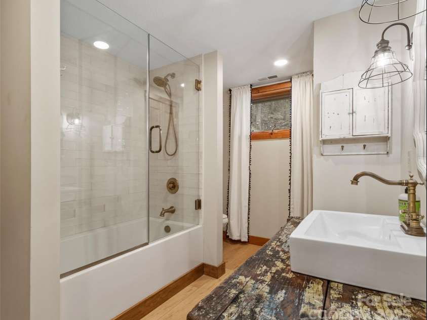 628 Cove Creek Lane, Weaverville, NC 28787.  MLS# CAR4240131, YatesRealty ID 6834. Basement Bath