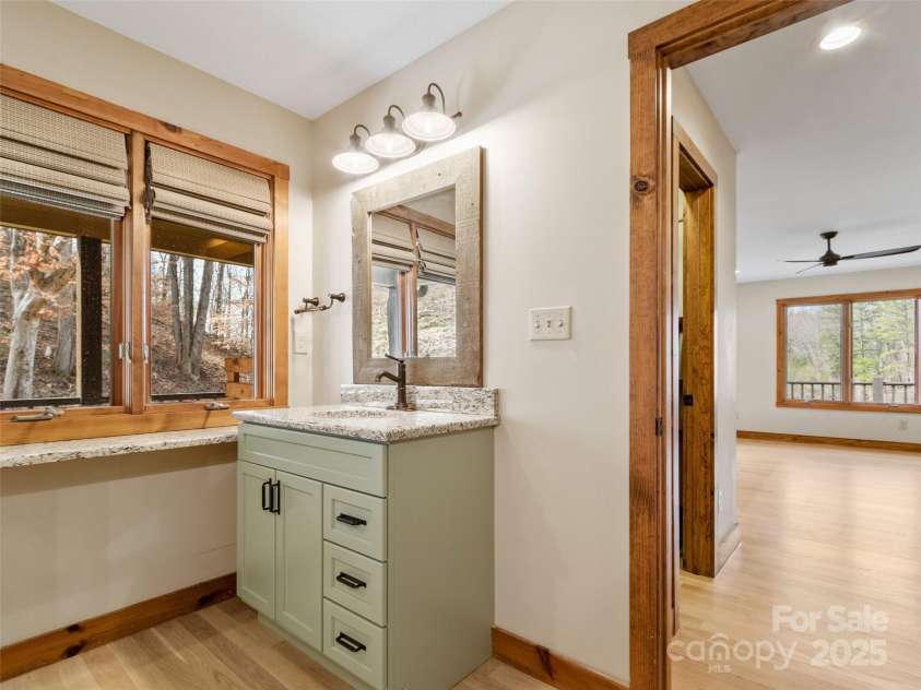 628 Cove Creek Lane, Weaverville, NC 28787.  MLS# CAR4240131, YatesRealty ID 6834. Primary Bath