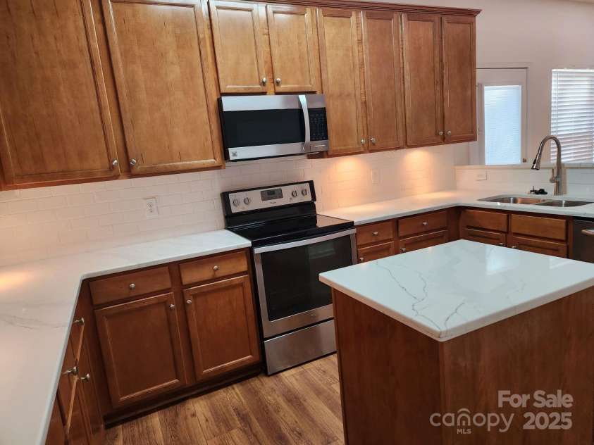 3440 Pickney Bluff Street, Fort Mill, SC 29715.  MLS# CAR4210729, YatesRealty ID 6835. 
