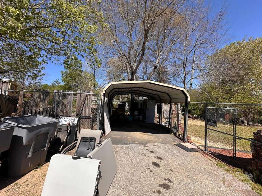 200 Leaf Court, Clover, SC 29710.  MLS# CAR4239562, YatesRealty ID 6836. 