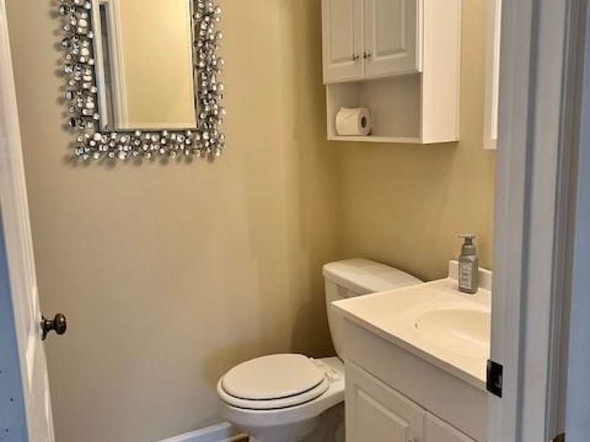 10244 Rose Meadow Lane, Charlotte, NC 28277.  MLS# CAR4339886, YatesRealty ID 6837. Primary Bath