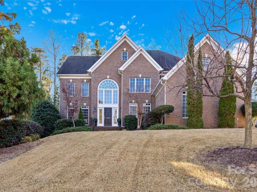 16532 Flintrock Falls Lane, Charlotte, NC 28278.  MLS# CAR4335603, YatesRealty ID 6839. 