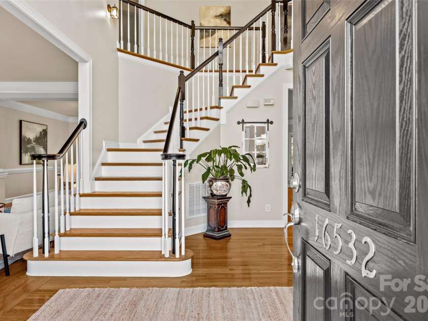 16532 Flintrock Falls Lane, Charlotte, NC 28278.  MLS# CAR4335603, YatesRealty ID 6839. 