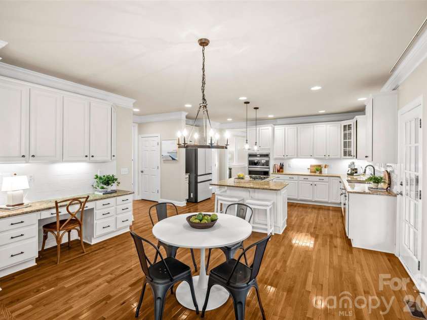 16532 Flintrock Falls Lane, Charlotte, NC 28278.  MLS# CAR4335603, YatesRealty ID 6839. 