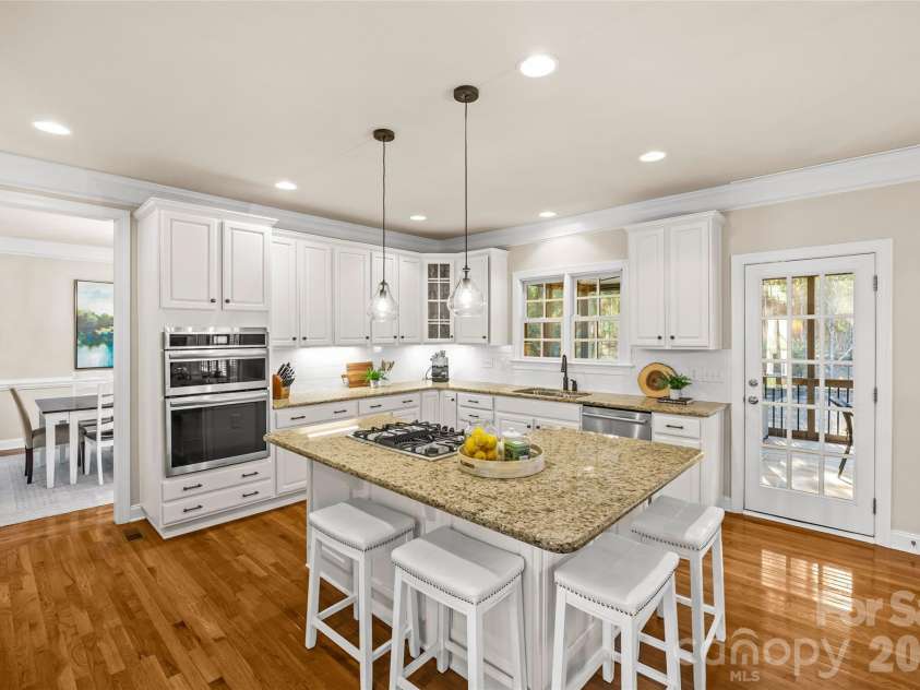 16532 Flintrock Falls Lane, Charlotte, NC 28278.  MLS# CAR4335603, YatesRealty ID 6839. 