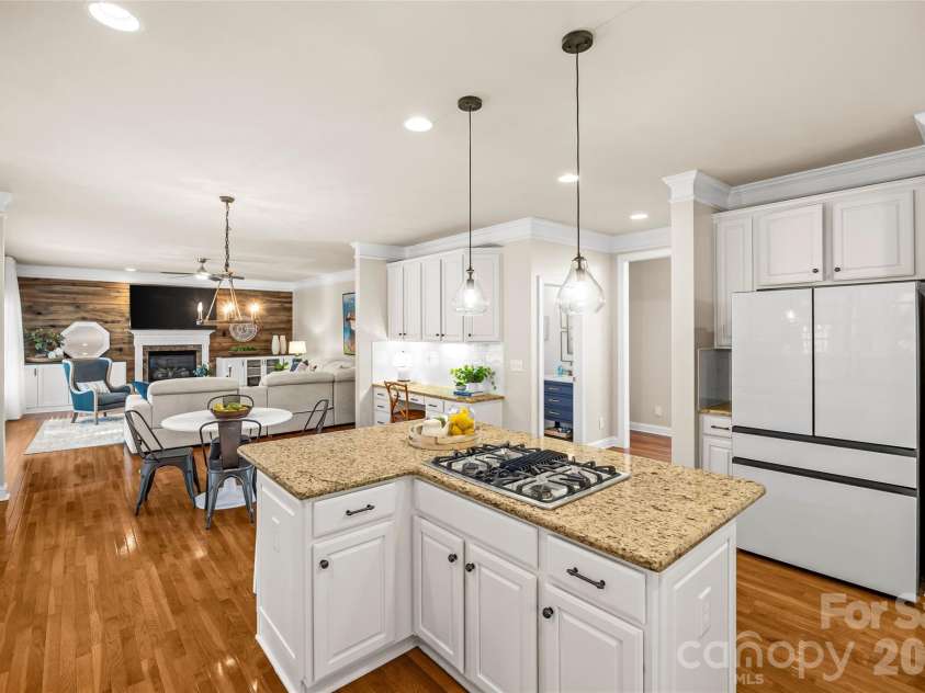 16532 Flintrock Falls Lane, Charlotte, NC 28278.  MLS# CAR4335603, YatesRealty ID 6839. 