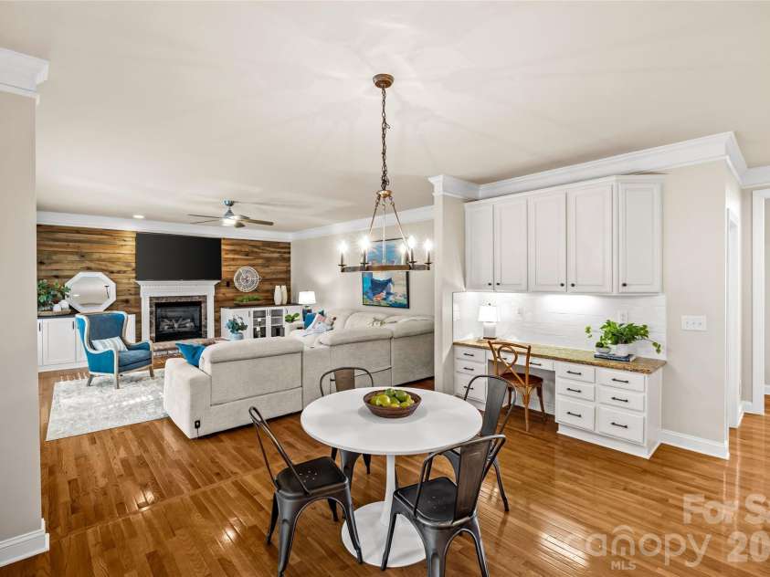 16532 Flintrock Falls Lane, Charlotte, NC 28278.  MLS# CAR4335603, YatesRealty ID 6839. 