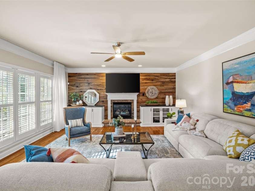 16532 Flintrock Falls Lane, Charlotte, NC 28278.  MLS# CAR4335603, YatesRealty ID 6839. 