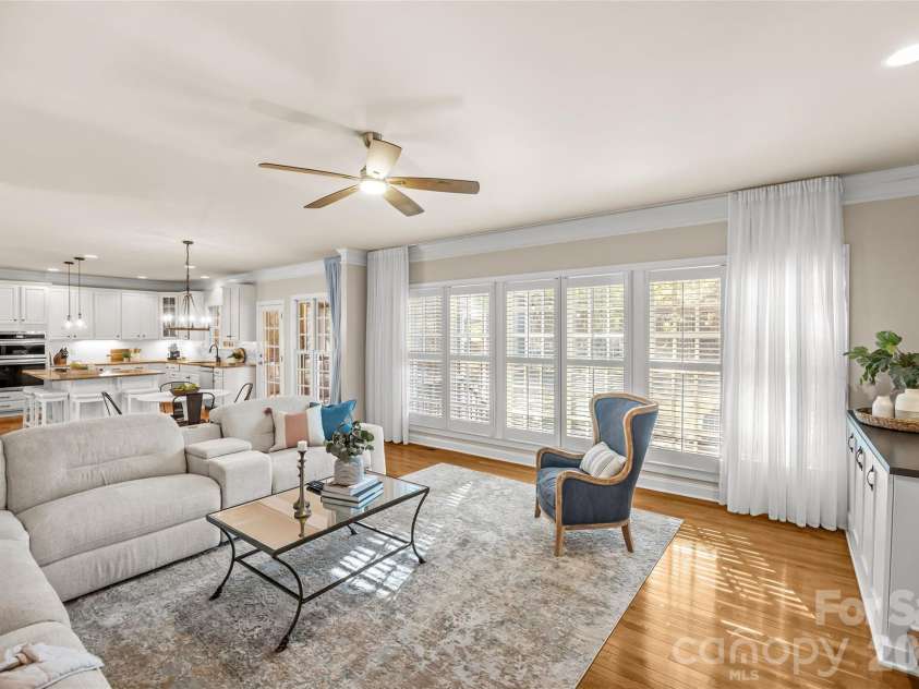 16532 Flintrock Falls Lane, Charlotte, NC 28278.  MLS# CAR4335603, YatesRealty ID 6839. 