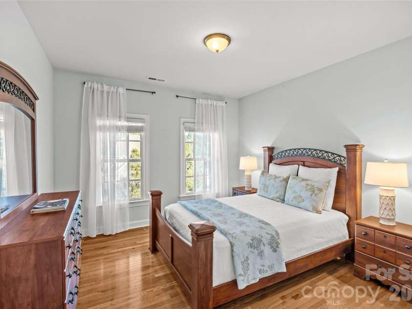 16532 Flintrock Falls Lane, Charlotte, NC 28278.  MLS# CAR4335603, YatesRealty ID 6839. 
