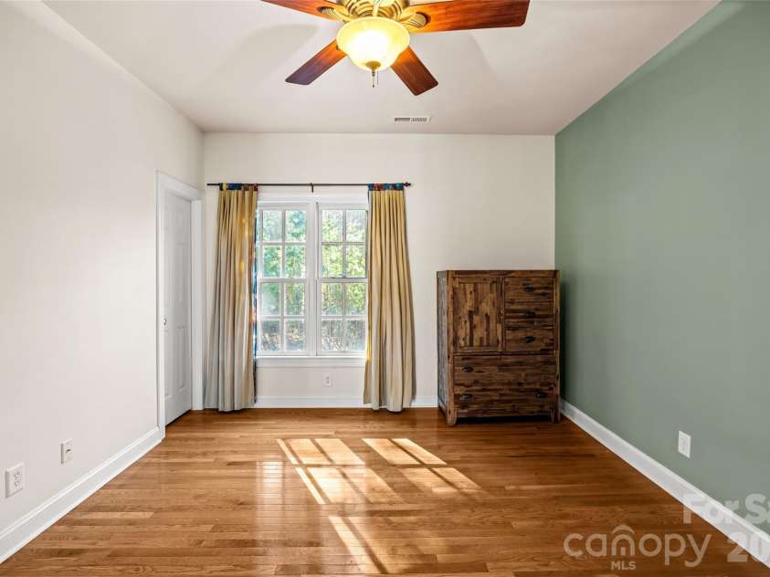 16532 Flintrock Falls Lane, Charlotte, NC 28278.  MLS# CAR4335603, YatesRealty ID 6839. 