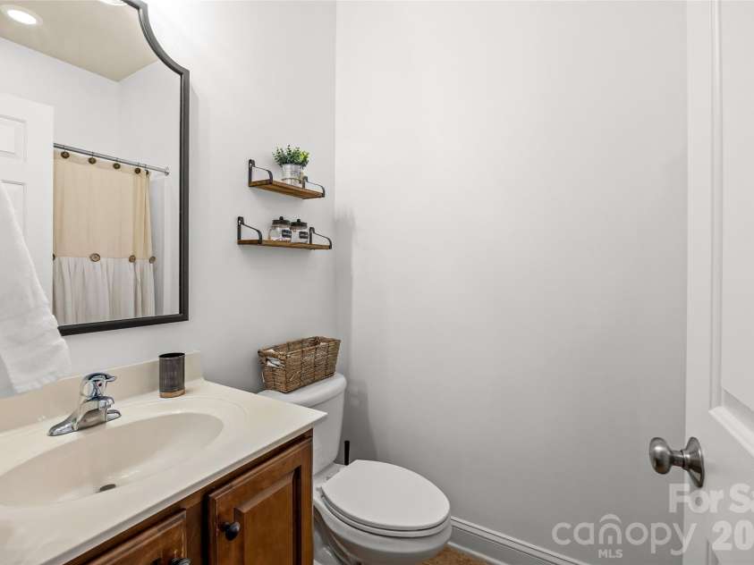 16532 Flintrock Falls Lane, Charlotte, NC 28278.  MLS# CAR4335603, YatesRealty ID 6839. 