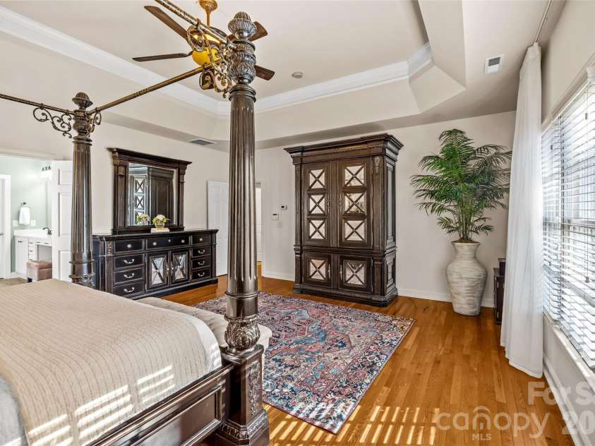 16532 Flintrock Falls Lane, Charlotte, NC 28278.  MLS# CAR4335603, YatesRealty ID 6839. 