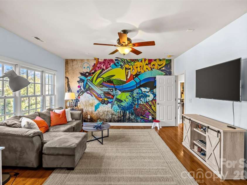 16532 Flintrock Falls Lane, Charlotte, NC 28278.  MLS# CAR4335603, YatesRealty ID 6839. 