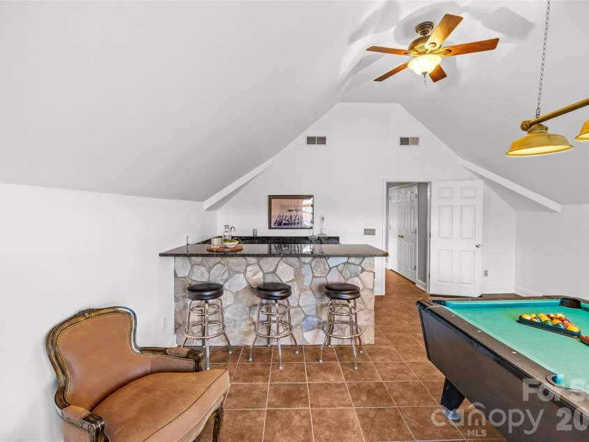 16532 Flintrock Falls Lane, Charlotte, NC 28278.  MLS# CAR4335603, YatesRealty ID 6839. 