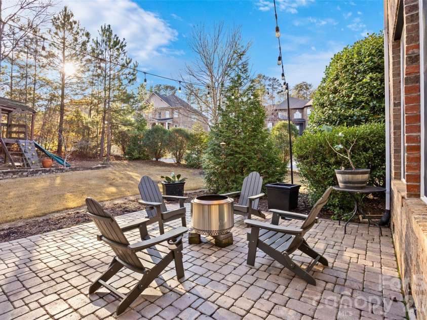 16532 Flintrock Falls Lane, Charlotte, NC 28278.  MLS# CAR4335603, YatesRealty ID 6839. 