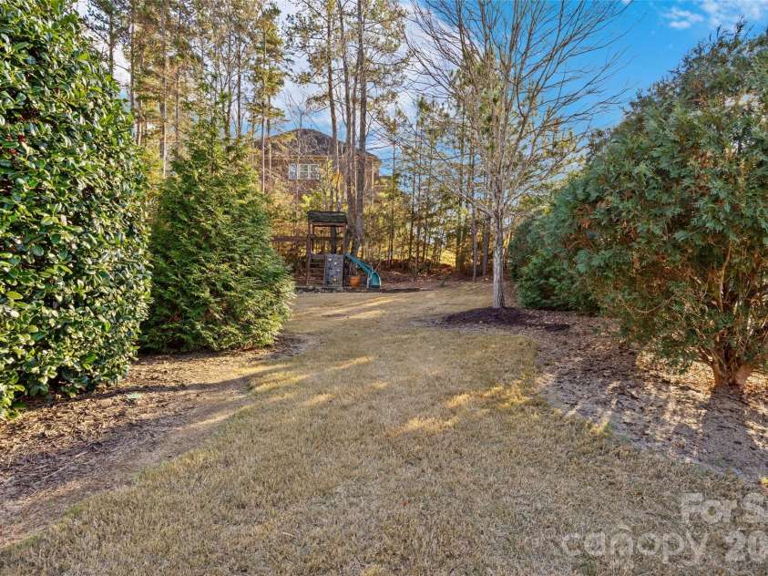 16532 Flintrock Falls Lane, Charlotte, NC 28278.  MLS# CAR4335603, YatesRealty ID 6839. 