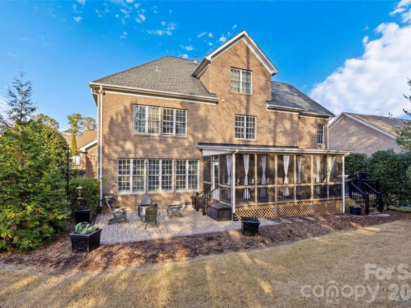 16532 Flintrock Falls Lane, Charlotte, NC 28278.  MLS# CAR4335603, YatesRealty ID 6839. 
