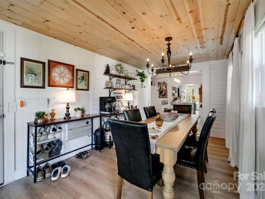 2145 Old Murphy Road, Franklin, NC 28734.  MLS# CAR4192245, YatesRealty ID 684. Dinning Area