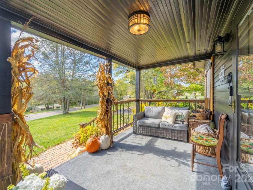 2145 Old Murphy Road, Franklin, NC 28734.  MLS# CAR4192245, YatesRealty ID 684. Front Porch