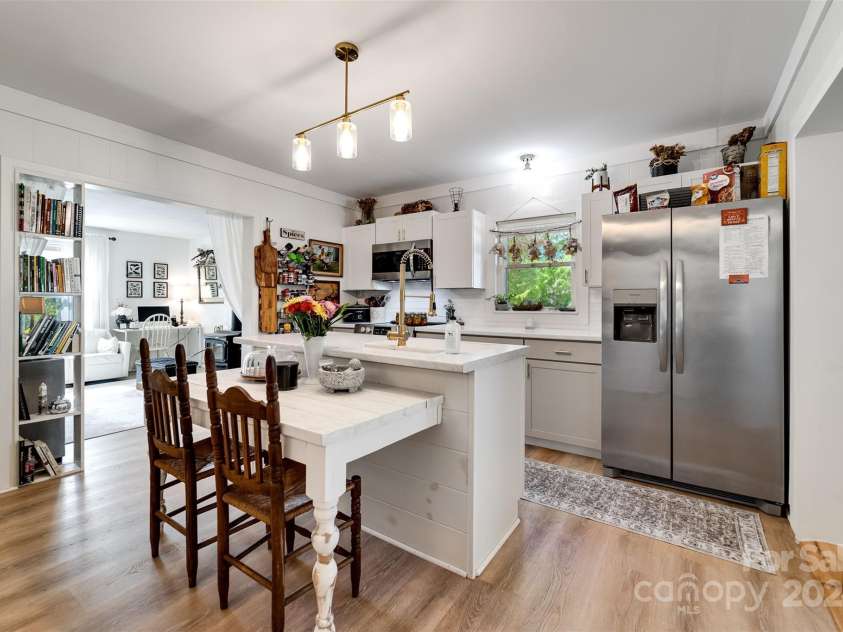 2145 Old Murphy Road, Franklin, NC 28734.  MLS# CAR4192245, YatesRealty ID 684. Kitchen