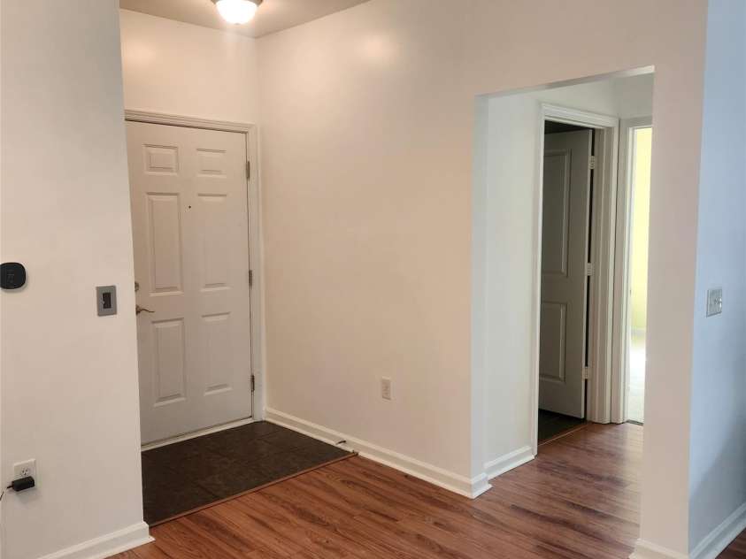 202 Brickton Village Circle, Fletcher, NC 28732.  MLS# CAR4137403, YatesRealty ID 6840. Entrance/Hallway