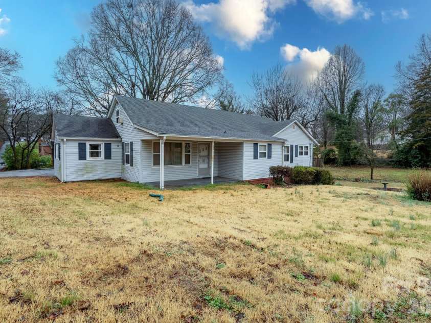 322 4th Street, Oakboro, NC 28129.  MLS# CAR4349811, YatesRealty ID 6840. 