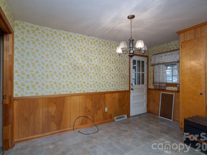 322 4th Street, Oakboro, NC 28129.  MLS# CAR4349811, YatesRealty ID 6840. 