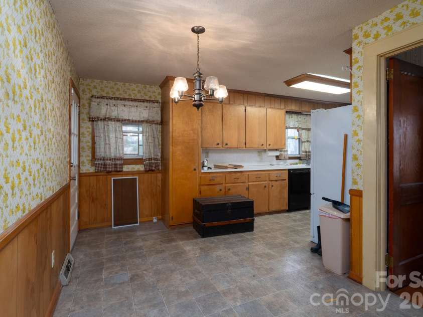 322 4th Street, Oakboro, NC 28129.  MLS# CAR4349811, YatesRealty ID 6840. 