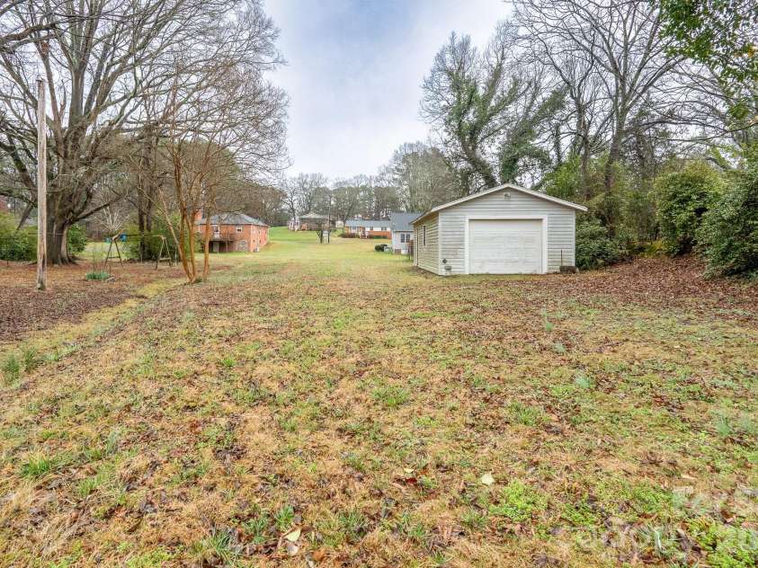 322 4th Street, Oakboro, NC 28129.  MLS# CAR4349811, YatesRealty ID 6840. 