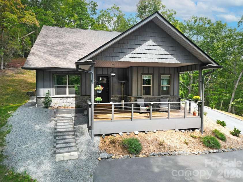 151 Unoga Court, Brevard, NC 28712.  MLS# CAR4279300, YatesRealty ID 6841. 