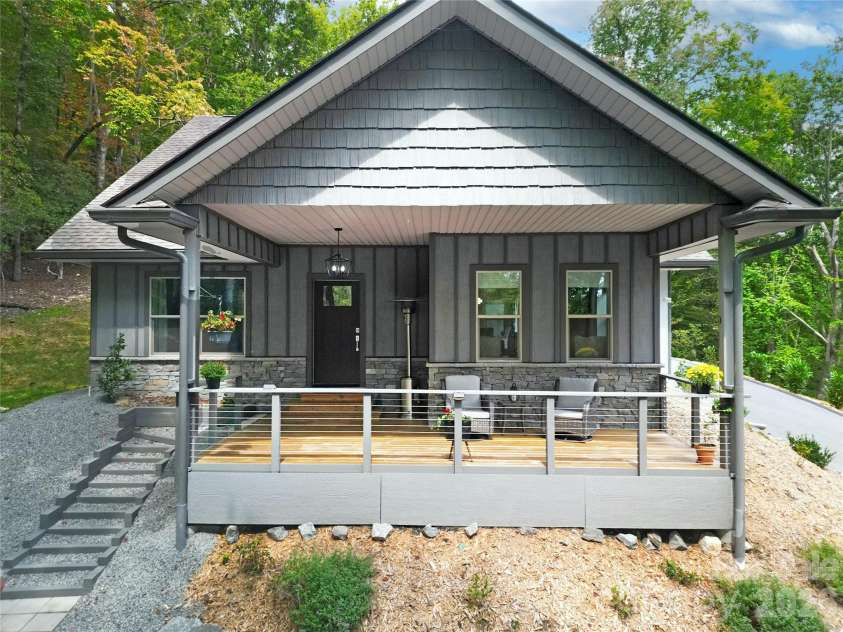 151 Unoga Court, Brevard, NC 28712.  MLS# CAR4279300, YatesRealty ID 6841. 