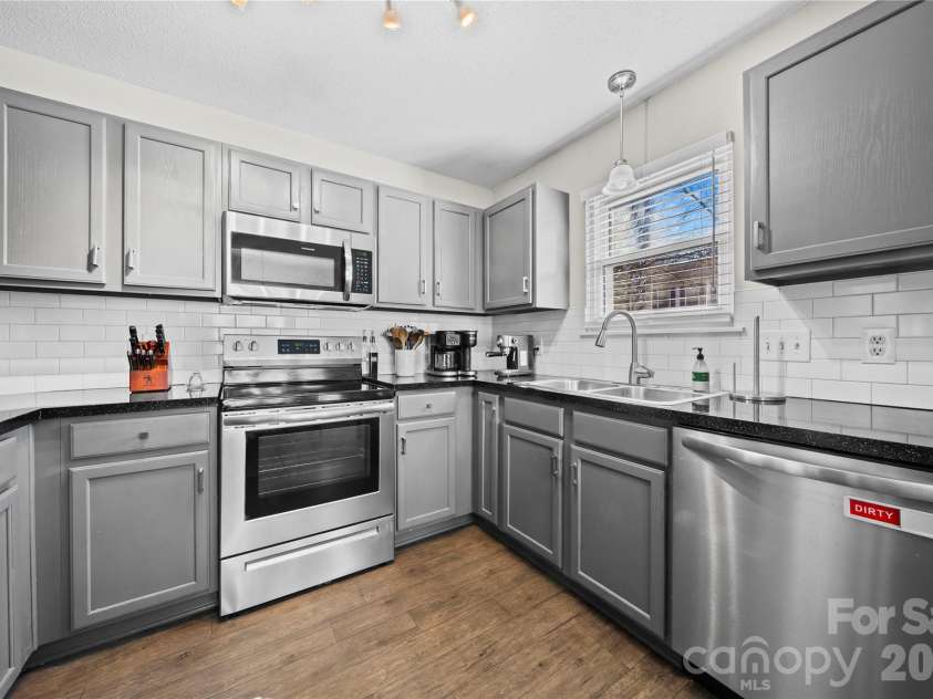 12112 Kempshott Court, Charlotte, NC 28273.  MLS# CAR4348965, YatesRealty ID 6842. 