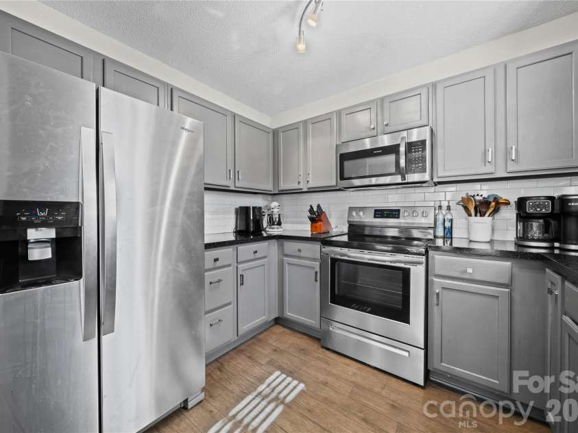 12112 Kempshott Court, Charlotte, NC 28273.  MLS# CAR4348965, YatesRealty ID 6842. 