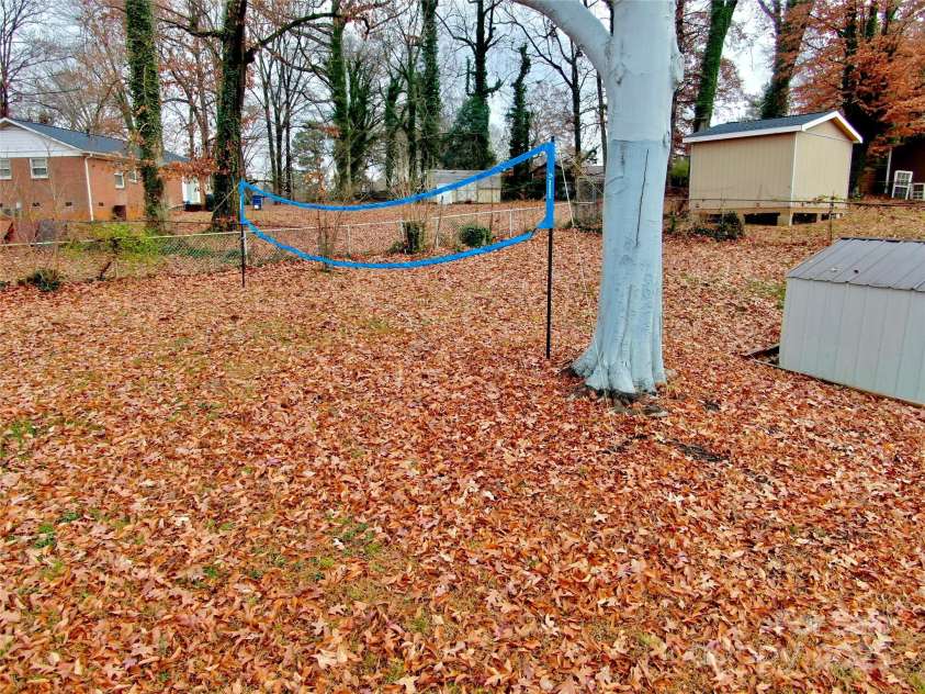 1521 Lanewood Place, Charlotte, NC 28208.  MLS# CAR4326904, YatesRealty ID 6843. Backyard