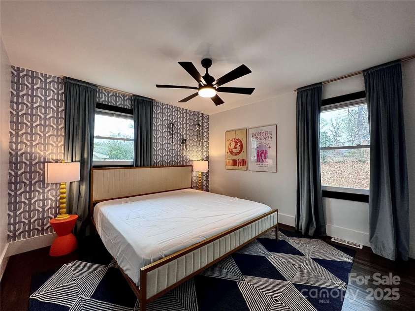 1521 Lanewood Place, Charlotte, NC 28208.  MLS# CAR4326904, YatesRealty ID 6843. Primary Bedroom