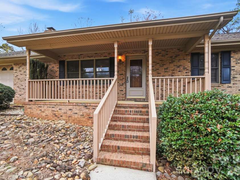 914 Spring Lake Drive, Iron Station, NC 28080.  MLS# CAR4357974, YatesRealty ID 6844. 