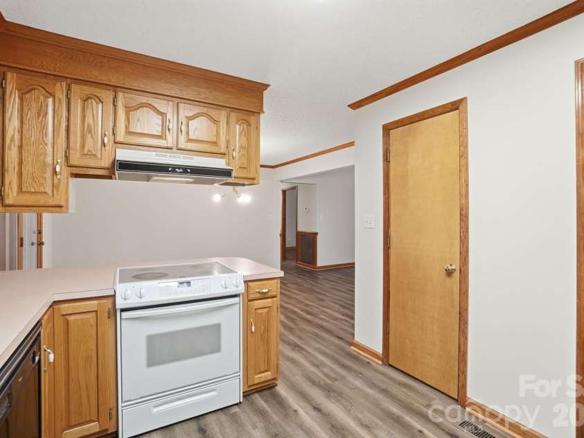 914 Spring Lake Drive, Iron Station, NC 28080.  MLS# CAR4357974, YatesRealty ID 6844. 