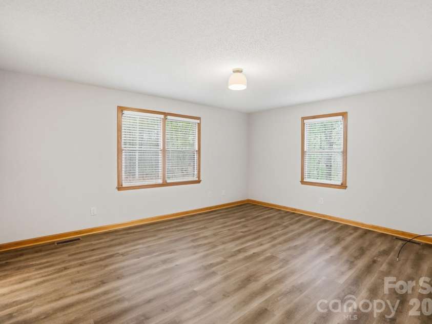 914 Spring Lake Drive, Iron Station, NC 28080.  MLS# CAR4357974, YatesRealty ID 6844. 