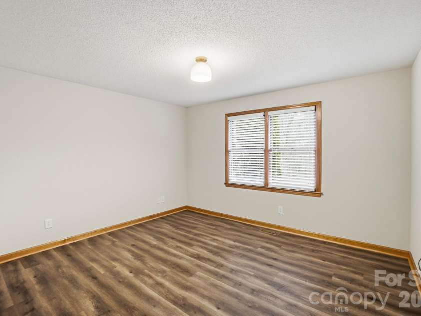 914 Spring Lake Drive, Iron Station, NC 28080.  MLS# CAR4357974, YatesRealty ID 6844. 
